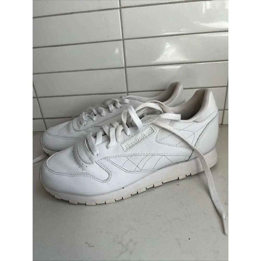 Reebok Classic Leather Triple White Mens Running Walking Shoes 9.5 - Picture 2 of 7